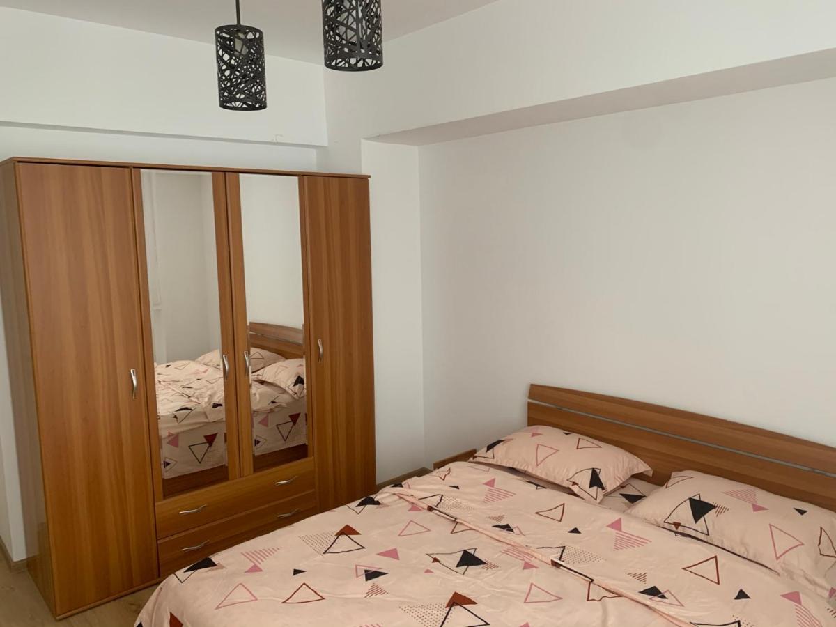 פלוייסטי Ioana Home מראה חיצוני תמונה
